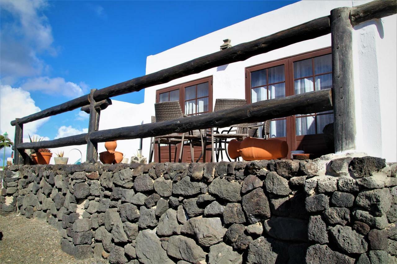 Villa Casa Caldera Guiguan Tinajo Exterior foto